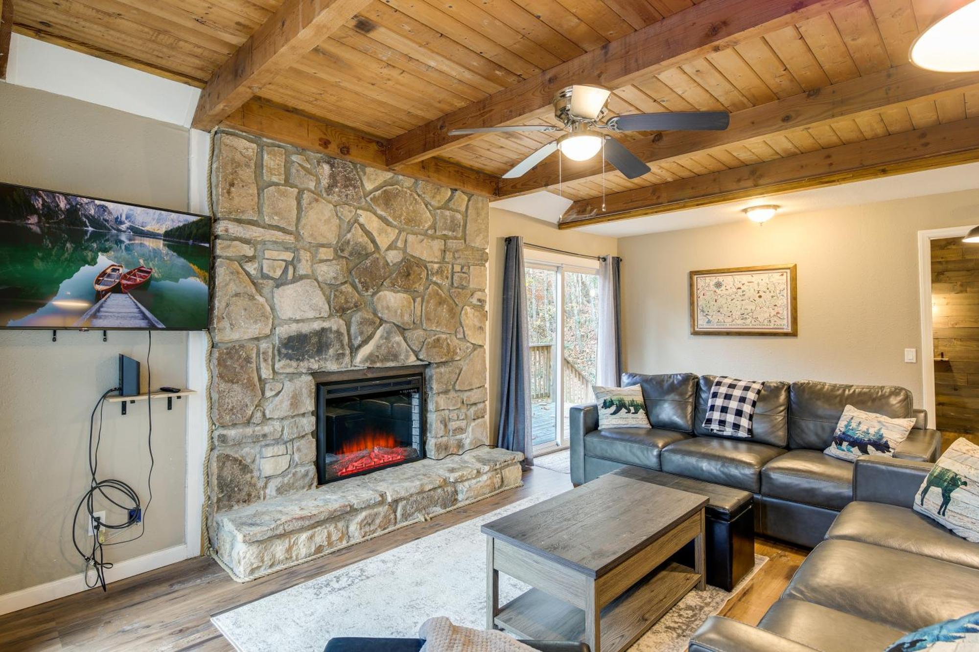 גטלינבורג Updated Cobbly Nob Resort Home With Hot Tub! מראה חיצוני תמונה